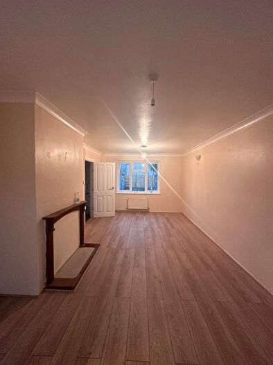 4 Bedroom Terraced House To Rent In Chelmer Crescent, Barking, IG11