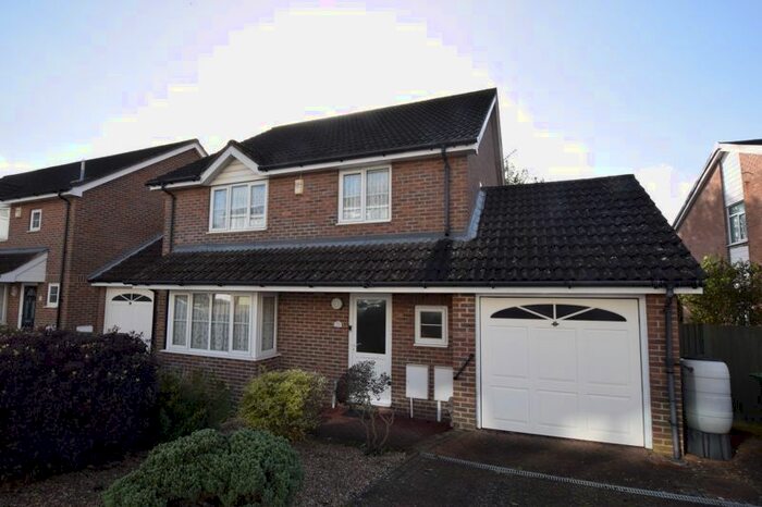 4 Bedroom Semi-Detached House To Rent In Norman Close, Penenden Heath, Maidstone, ME14