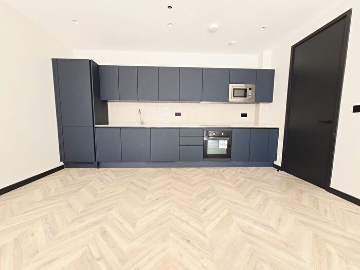 1 Bedroom Flat To Rent In Windsor Road, Slough, SL1