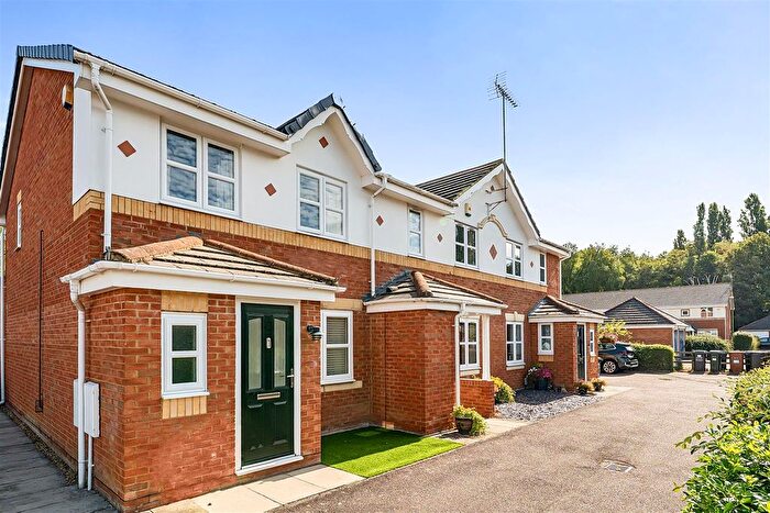 3 Bedroom Property For Sale In Gill Close, Watford, WD18