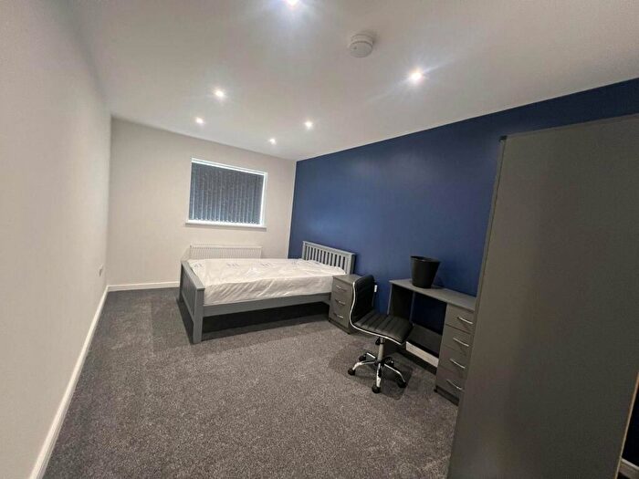 7 Bedroom Semi-Detached House To Rent In Charter Ave, Canley, CV4