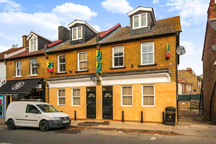 Studio To Rent In Lower Road, Sutton, SM1