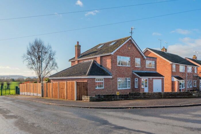 4 Bedroom Detached House To Rent In Delabere Road, Bishops Cleeve, GL52