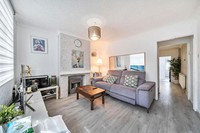 2 Bedroom Terraced House For Sale In Sumner Road, West Croydon, Croydon, CR0
