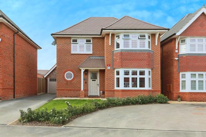 3 Bedroom Detached House To Rent In Rangemoor Crescent, Amington, Tamworth, B77