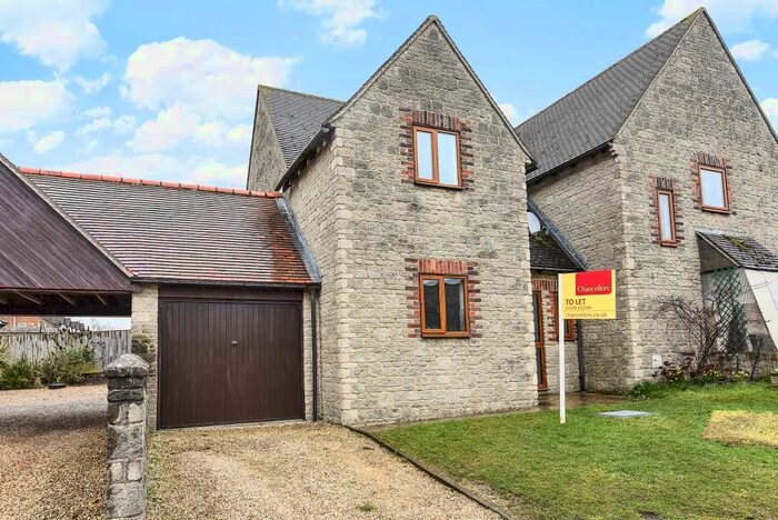 3 Bedroom Semi-Detached House To Rent In Rawlinson Close, Chadlington, OX7