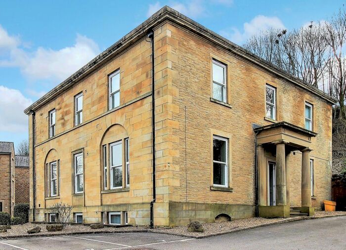 Houses for sale & to rent in HX2 6HS, Luddendenfoot Halifax