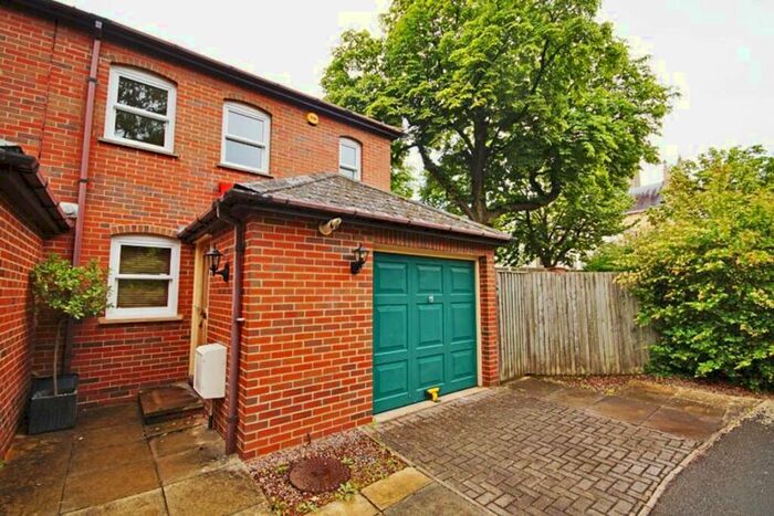 3 Bedroom House To Rent In Christchurch, GL50