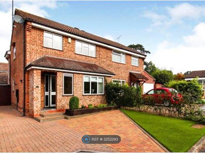 3 Bedroom Semi-Detached House To Rent In Kew Close, Kenilworth, CV8