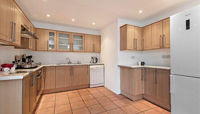 5 Bedroom Flat To Rent In Strathmore Court, Park Road, London, NW8