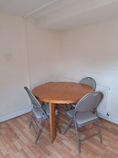 2 Bedroom Flat To Rent In Osterley Park Road, Southall, UB2
