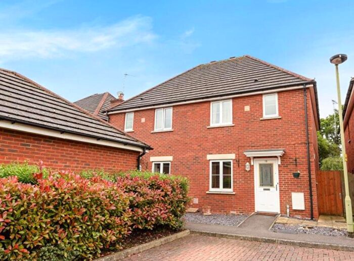 3 Bedroom Semi-Detached House To Rent In Barley Gardens, Winnersh, RG41