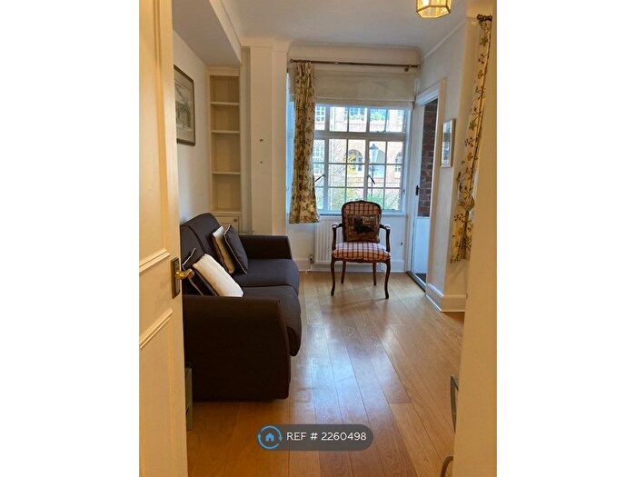 1 Bedroom Flat To Rent In Windsor Court, London, SW3