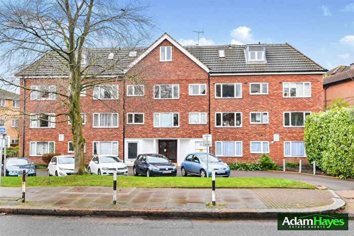1 Bedroom Apartment For Sale In Gainsborough Road, North Finchley, N12