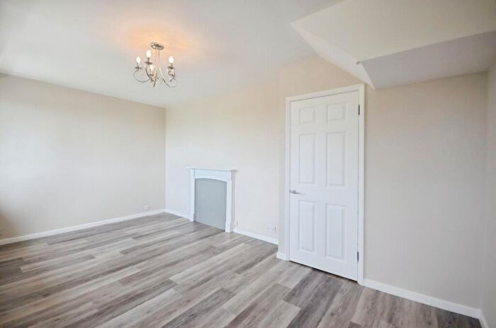2 Bedroom Flat To Rent In Wricklemarsh Road London, SE3