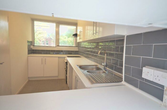 2 Bedroom Ground Maisonette To Rent In Sylvan Road, Crystal Palace, London, SE19