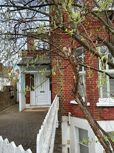 1 Bedroom Flat To Rent In Hendon Lane, Finchley, N3