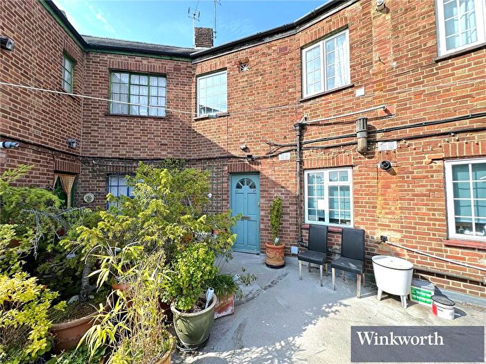 2 Bedroom Flat To Rent In Station Parade, Kenton Lane, Harrow, HA3