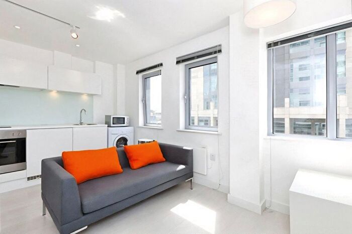 1 Bedroom Flat To Rent In Ingram Street, Leeds, West Yorkshire, LS11