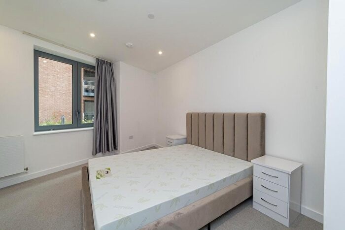 1 Bedroom Flat To Rent In Newnton Close, London, N4