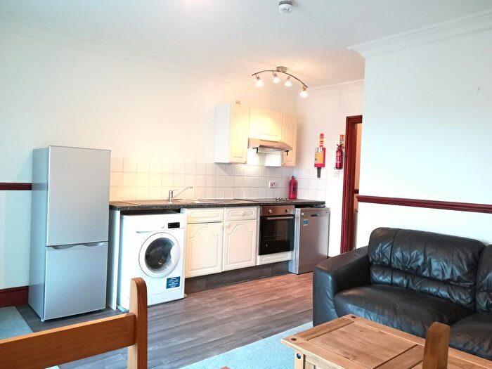 1 Bedroom Flat To Rent In Sketty Road, Swansea, SA2
