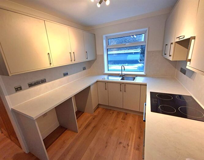 2 Bedroom Flat To Rent In Vine Road, Johnston, SA62