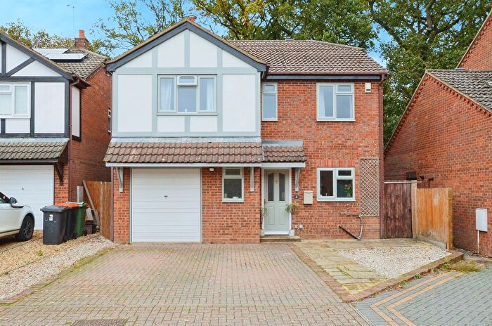 4 Bedroom Detached House For Sale In The Orchard, Slip End, Luton, LU1
