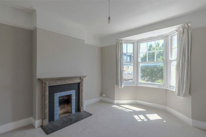 3 Bedroom Maisonette To Rent In Waldron Road, London, SW18