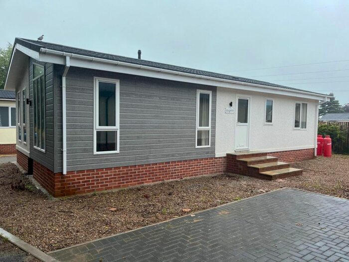 2 Bedroom Park Home For Sale In Lamaleach Caravan Park, Lamaleach Drive, Freckleton, Preston, PR4