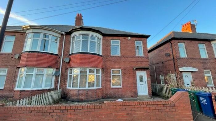 2 Bedroom Flat To Rent In Two Ball Lonnen, Fenham, Newcastle Upon Tyne NE4