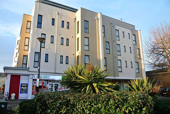 1 Bedroom Flat To Rent In Victory Park Road, Addlestone, KT15