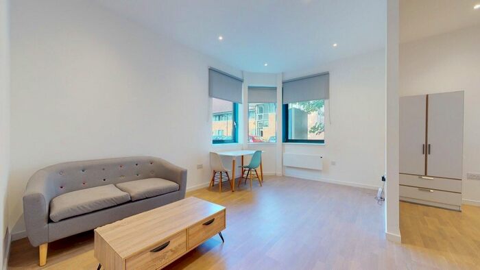 Studio To Rent In Riverbank Way, Brentford, TW8