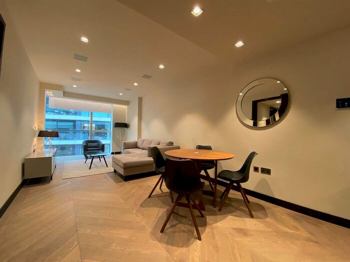 2 Bedroom Flat To Rent In Balmoral House, Earls Way, London, SE1