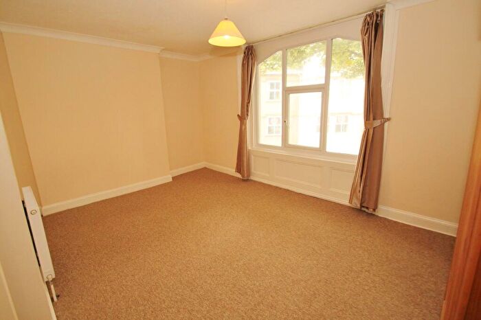 2 Bedroom Property To Rent In Glen Fern Road, Glen Fern Lodge, BH1