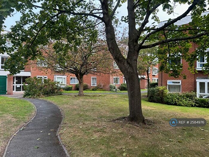 2 Bedroom Flat To Rent In Kelton Court, Birmingham, B15