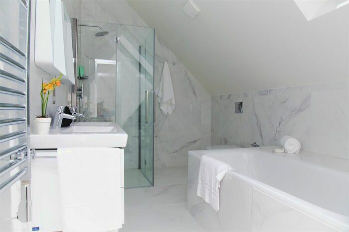 3 Bedroom Flat To Rent In Miramar Lodge, Tenterden Grove, Hendon, NW4