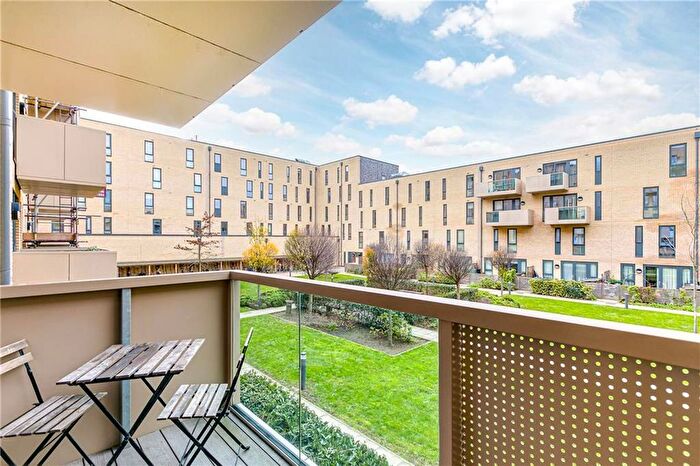 2 Bedroom Flat To Rent In Bovet Court, Stepney Green, E1