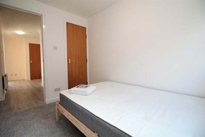 2 Bedroom Apartment To Rent In Blanefield Gardens, Glasgow, G13