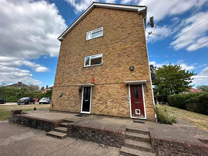 2 Bedroom Maisonette To Rent In Slough, Berkshire, SL2