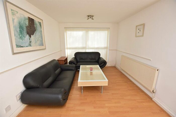 2 Bedroom Flat To Rent In Seymour Close, Selly Park, Birmingham, B29
