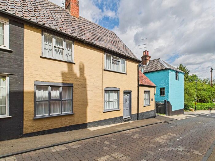 2 Bedroom Cottage For Sale In Bridge Street, Bungay, NR35