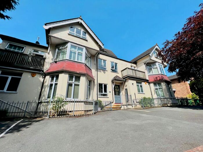 2 Bedroom Flat To Rent In Croham Road, South Croydon, CR2