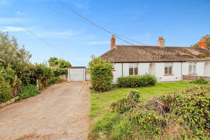 3 Bedroom Bungalow For Sale In Stambridge Road, Stambridge, Rochford, Essex, SS4