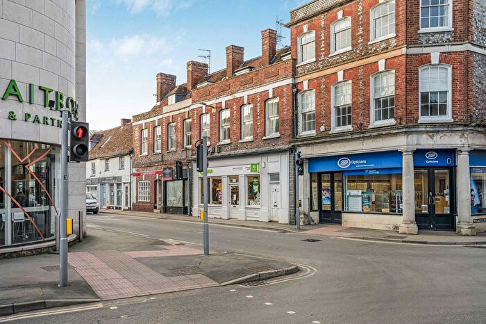 4 Bedroom Flat To Rent In High Street, Wallingford, OX10
