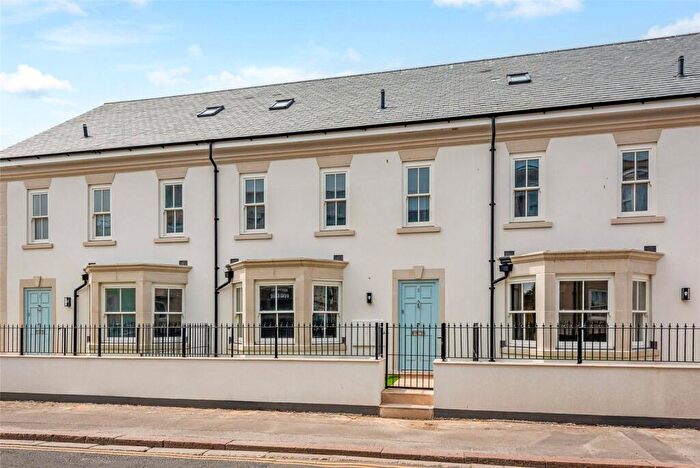 4 Bedroom End Of Terrace House For Sale In Royal Norfolk Terrace, West Street, Bognor Regis, West Sussex, PO21