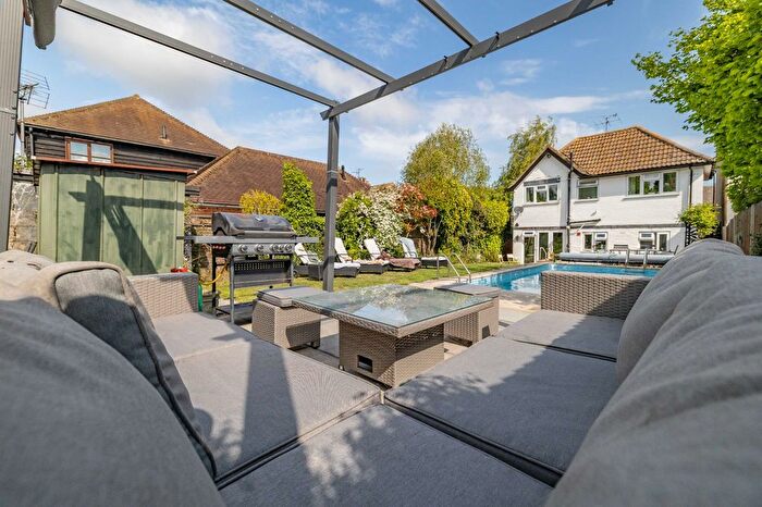 3 Bedroom Detached House For Sale In London Road, Teynham, Sittingbourne, Kent, ME9