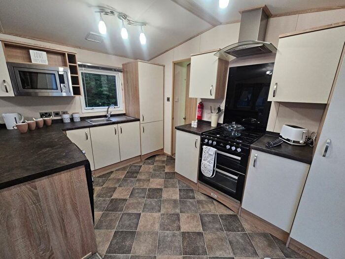 3 Bedroom Mobile/park Home For Sale In Warren Road, Dawlish Warren, Dawlish, EX7