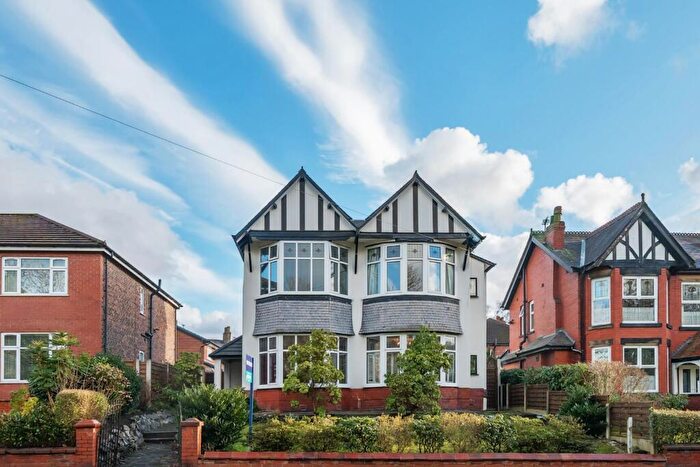 4 Bedroom Detached House For Sale In Folly Lane, South Swinton, Manchester, M27