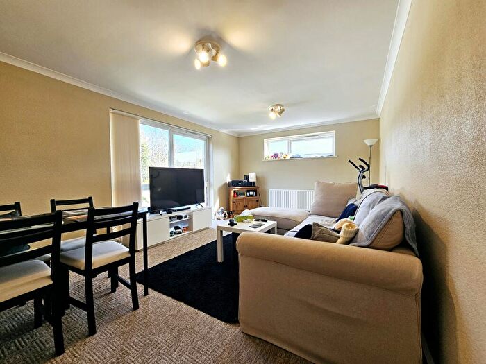 2 Bedroom Flat To Rent In Devis Court, Beckenham, BR3