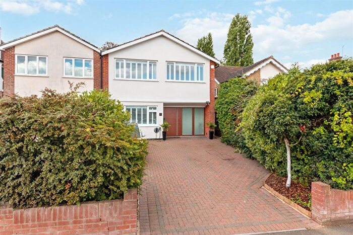4 Bedroom Semi-Detached House For Sale In Pollard Road, Morden, SM4